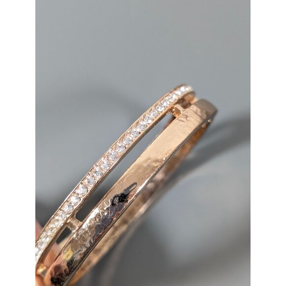 Retro Gold Tone Hammered Style Rhinestone Tennis Bangle Bracelet 7" - Picture 4 of 10